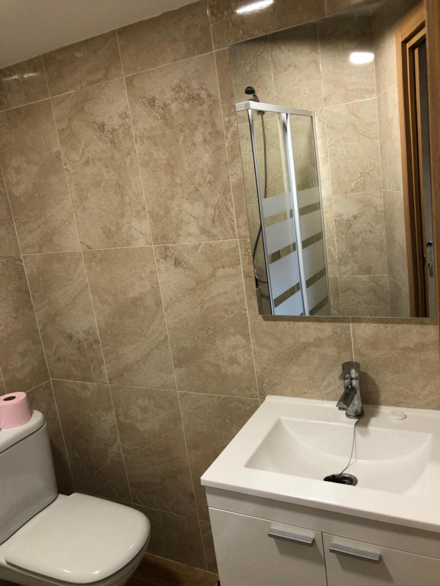 Habitacion Con Cocina Y Bano Більбао Екстер'єр фото
