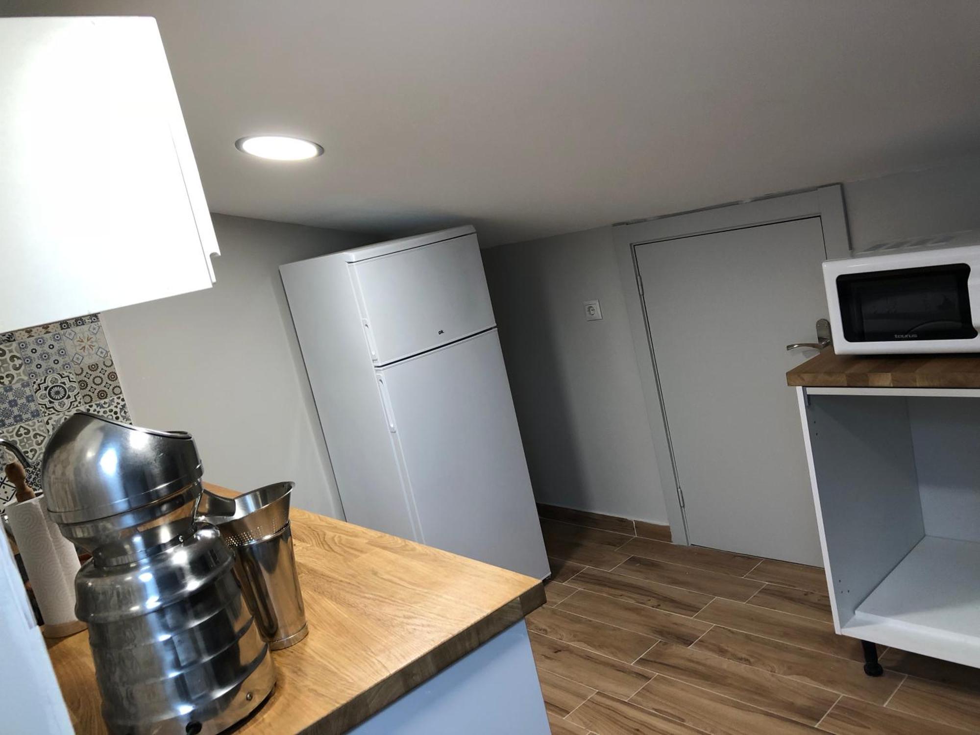 Habitacion Con Cocina Y Bano Більбао Екстер'єр фото